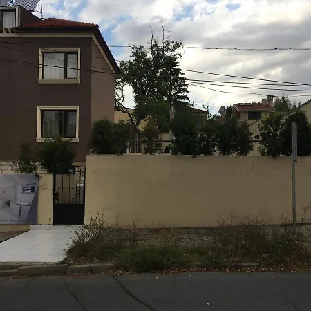 Лайф فندق شومن
