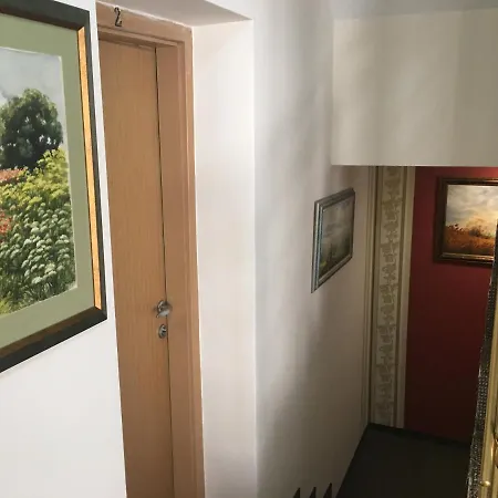 Лайф فندق شومن